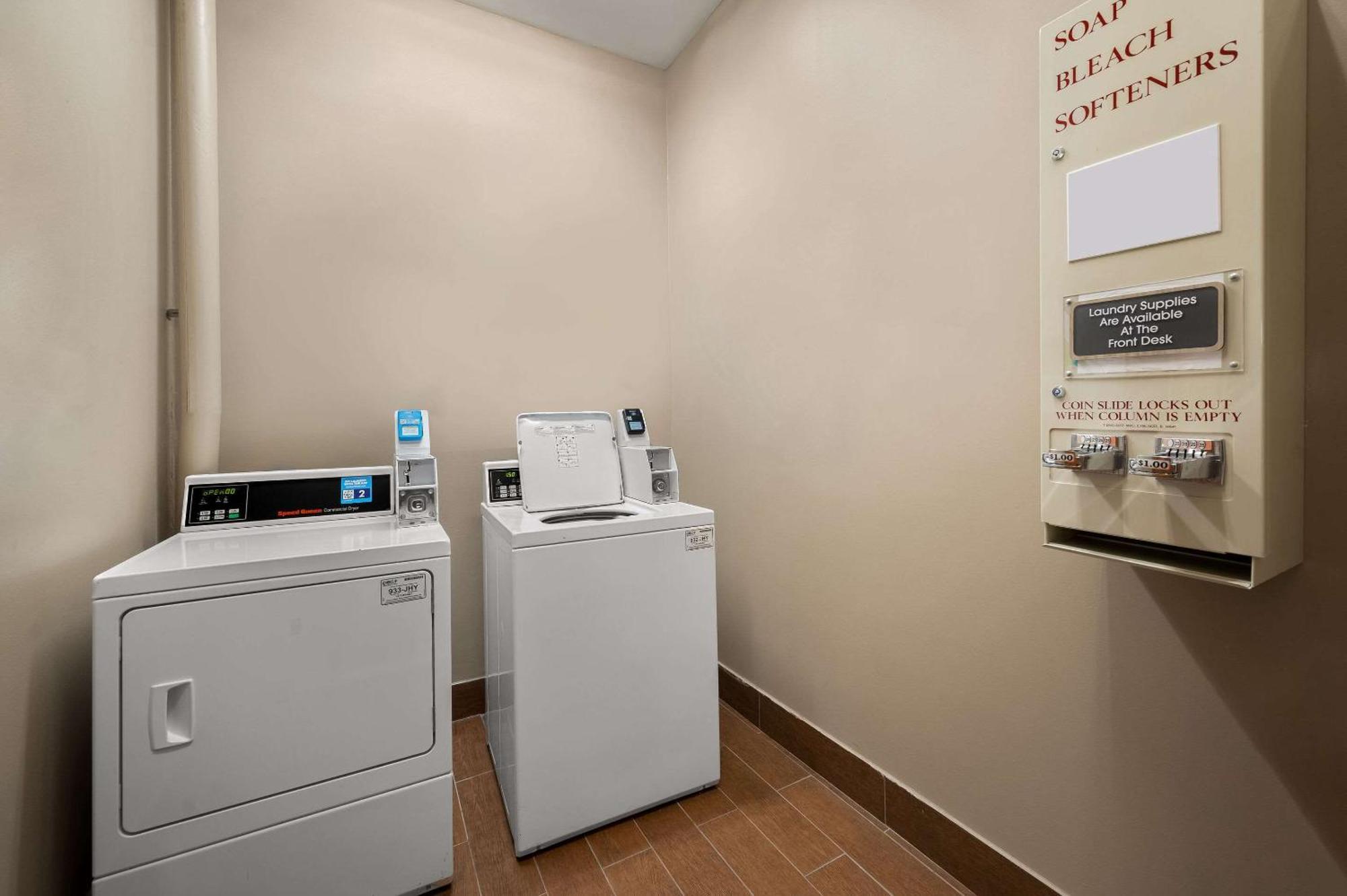 Comfort Inn & Suites Fenton Buitenkant foto