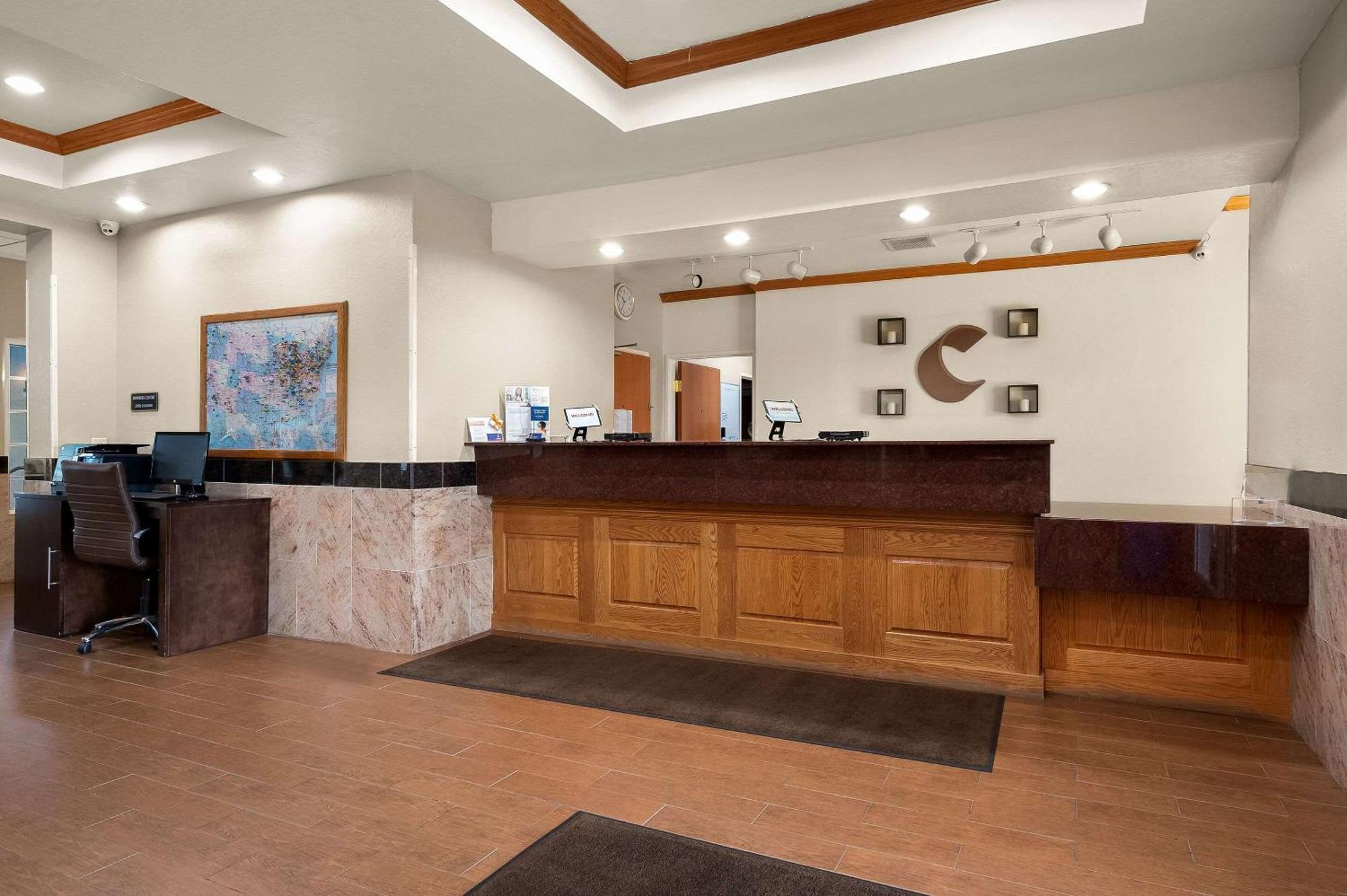 Comfort Inn & Suites Fenton Buitenkant foto