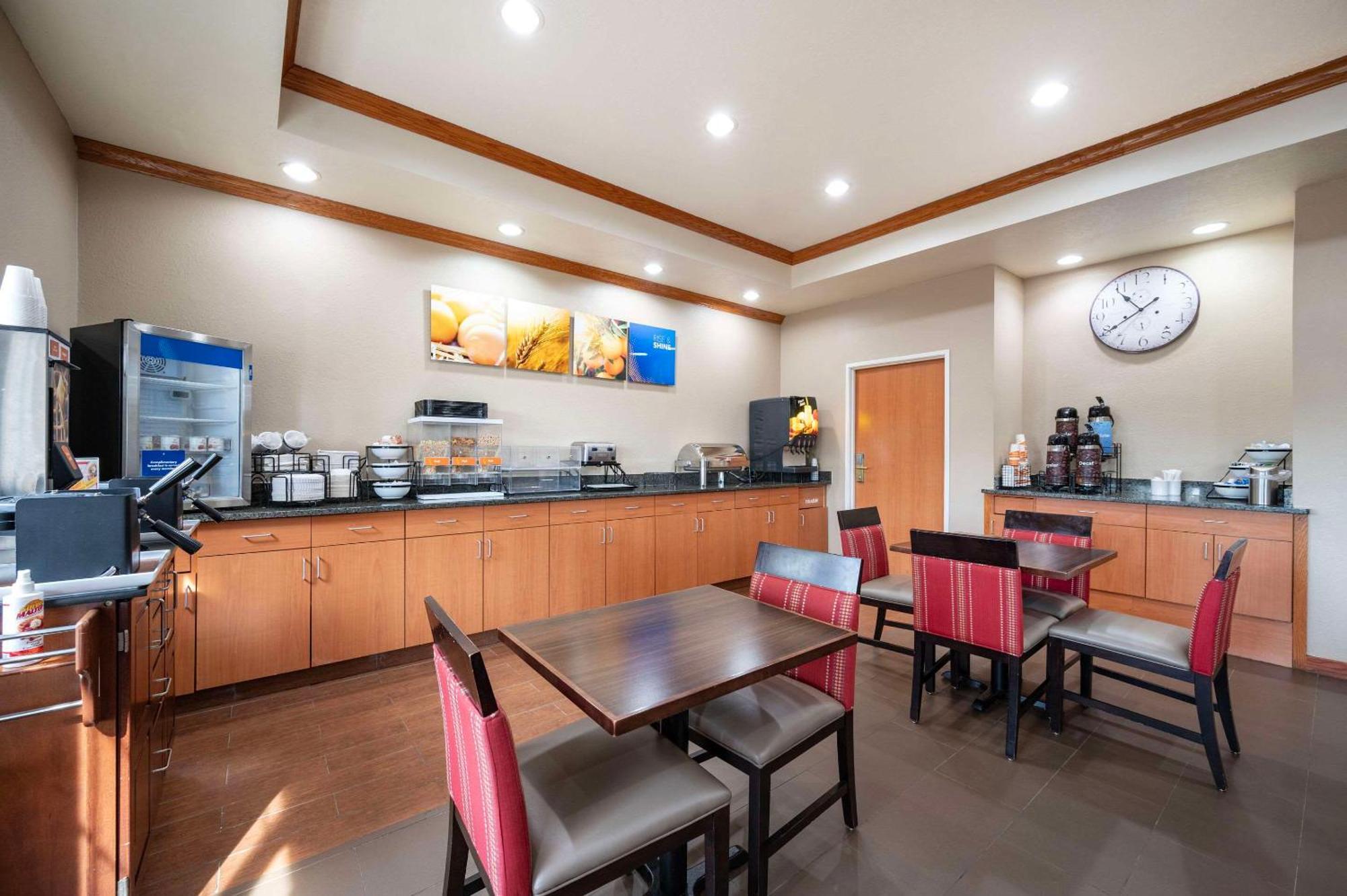 Comfort Inn & Suites Fenton Buitenkant foto